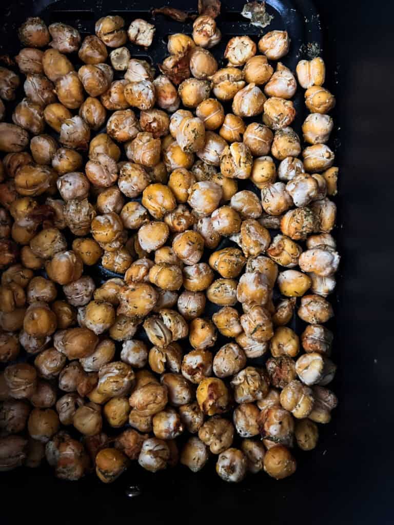 Chickpeas roasted in the pan of the air fryer